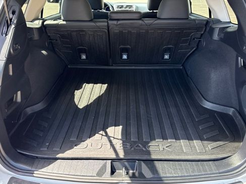 Used 2019 Subaru Outback 2.5i Limited image 9