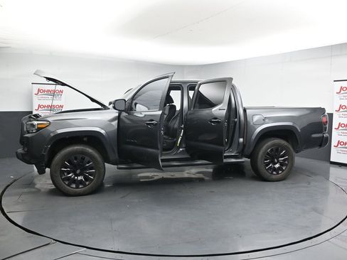 Used 2021 Toyota Tacoma Limited w/ Nightshade Package AWD/4WD image 45