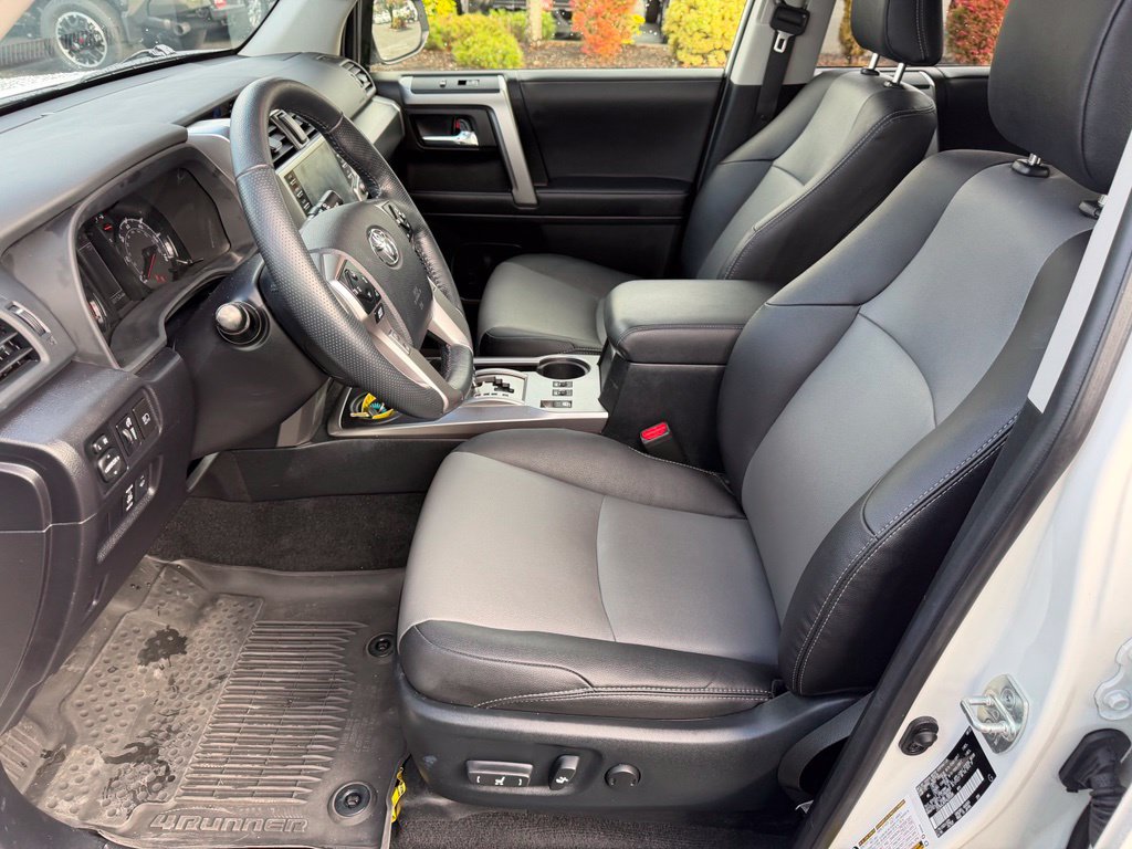 Used 2023 Toyota 4Runner SR5 Premium w/ Moonroof Package AWD/4WD image 13