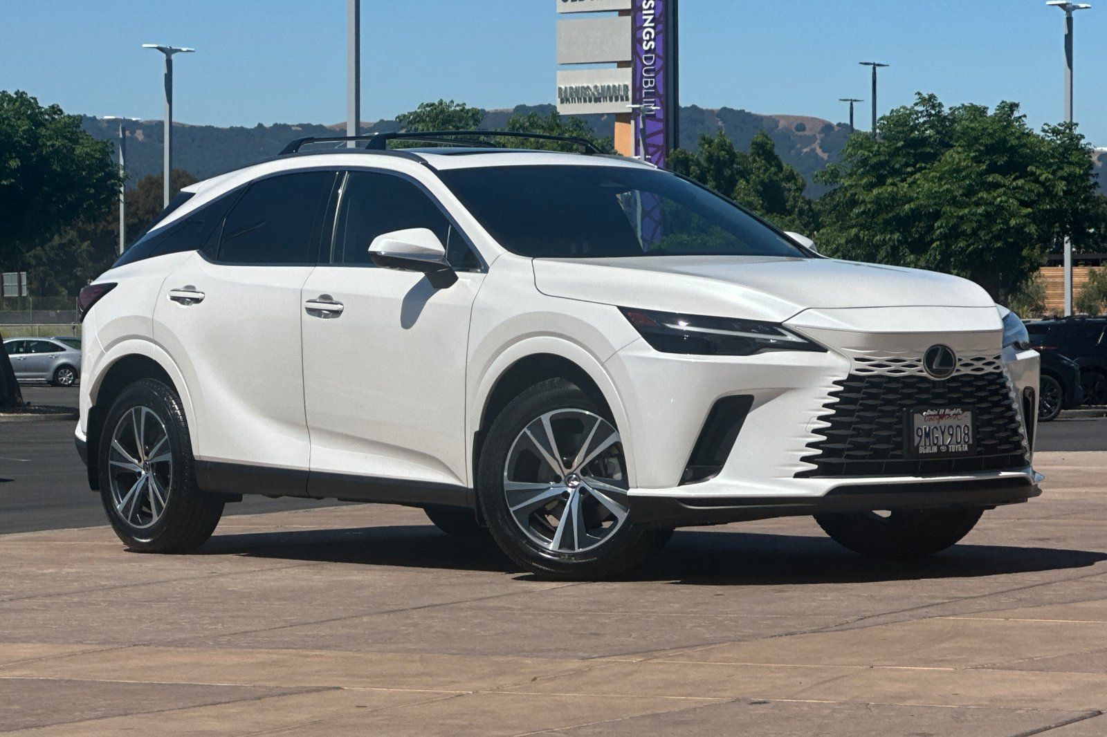 Used 2024 Lexus RX 350 Premium w/ Cold Area Package FWD image 2