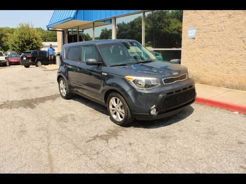 Used 2016 Kia Soul + FWD image 1