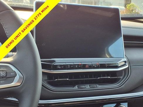 New 2026 Jeep Compass Limited image 8