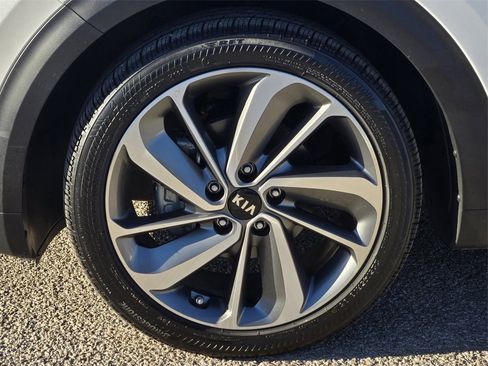 Used 2018 Kia Niro Touring image 11