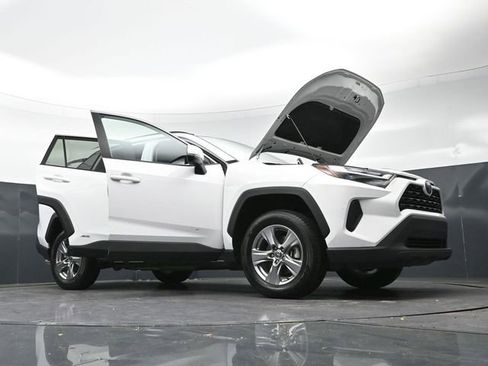 Used 2025 Toyota RAV4 XLE image 45