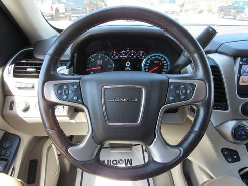 Certified 2020 GMC Yukon Denali w/ Denali Premium Package AWD/4WD image 18
