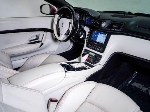 Used 2016 Maserati GranTurismo Sport image 15