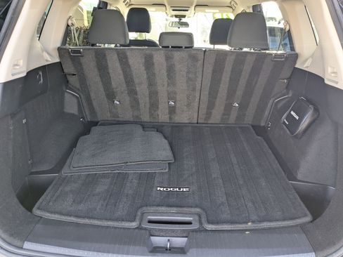 Used 2021 Nissan Rogue SV image 28