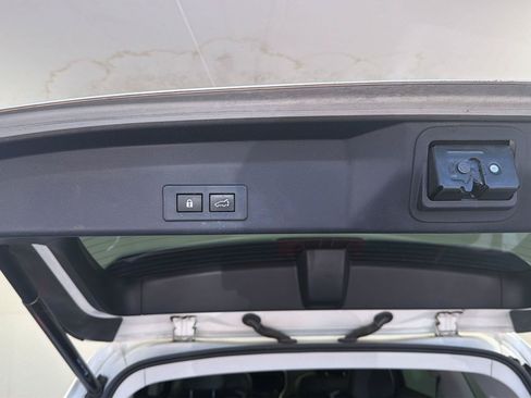 Used 2022 Subaru Ascent Touring w/ Popular Package #2A AWD/4WD image 11