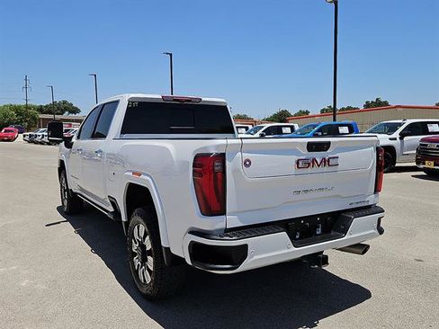 Used 2024 GMC Sierra 2500 Denali w/ Denali Reserve Package AWD/4WD image 3