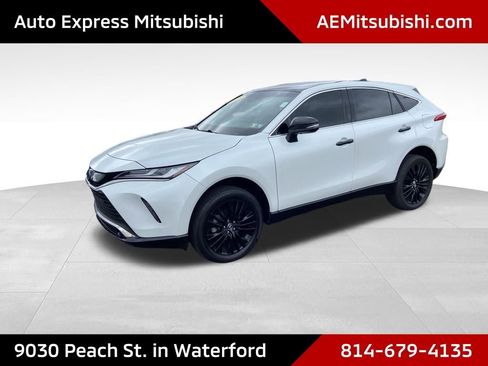 Used 2023 Toyota Venza Nightshade image 3