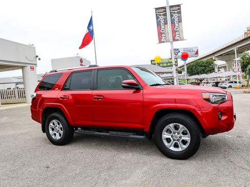 Used 2022 Toyota 4Runner SR5 Premium w/ Moonroof Package RWD image 6