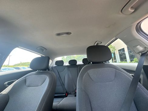 Used 2025 Kia K4 FWD image 31