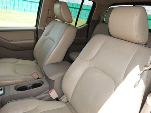 Used 2014 Nissan Frontier 2WD Crew Cab Long Bed image 17