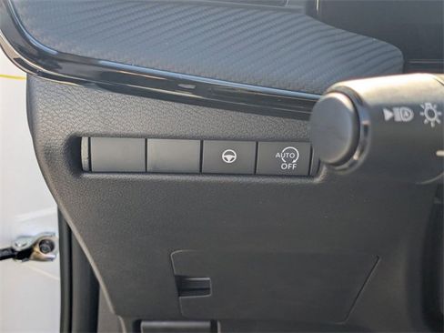 New 2026 Nissan Kicks SR image 16