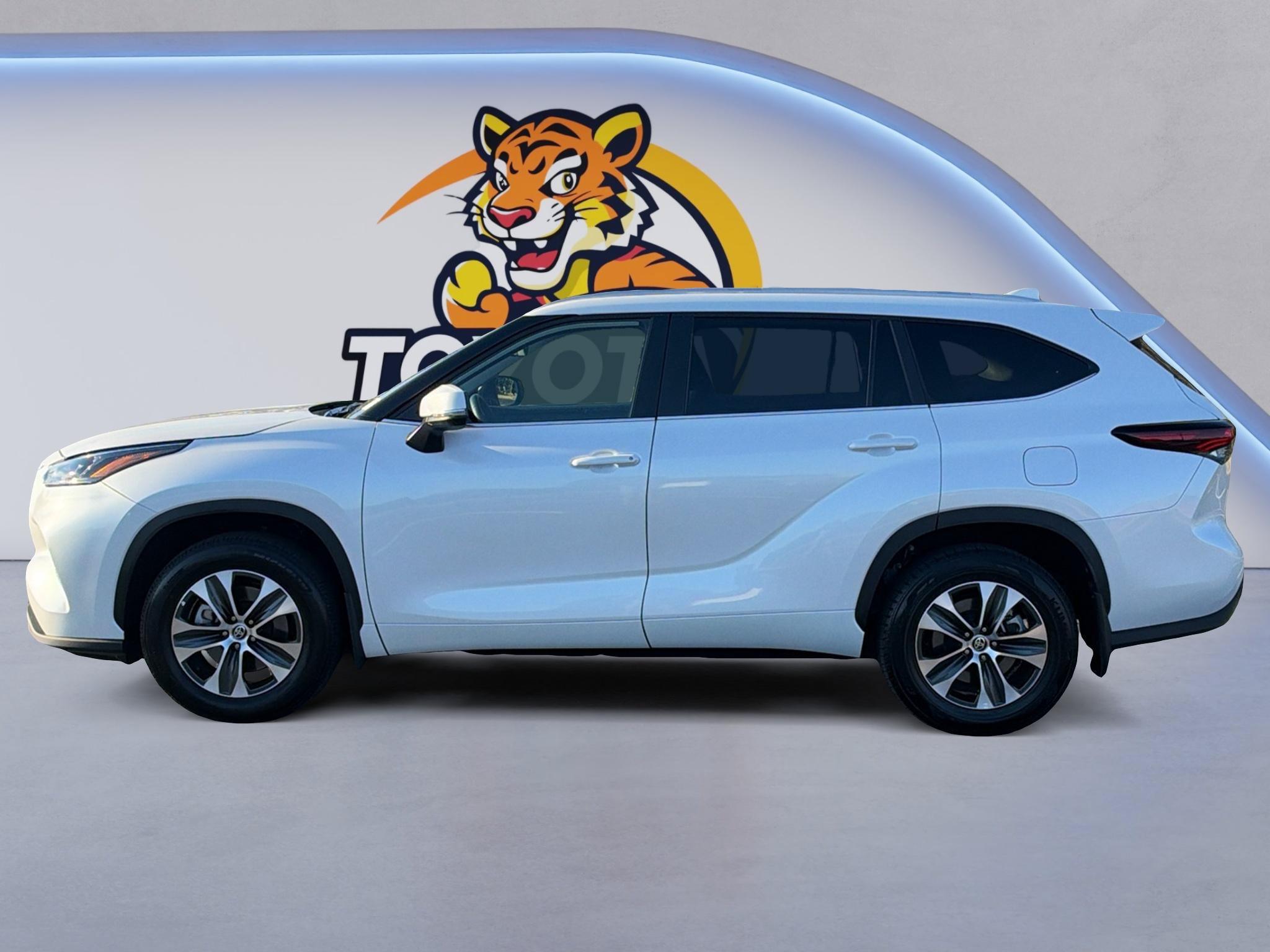 Used 2026 Toyota Highlander XLE AWD/4WD image 9