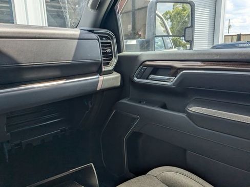 Used 2025 Chevrolet Silverado 2500 LT w/ Convenience Package AWD/4WD image 14