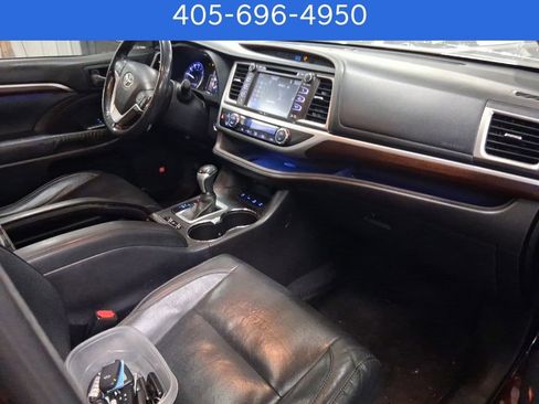 Used 2015 Toyota Highlander Limited Platinum image 7