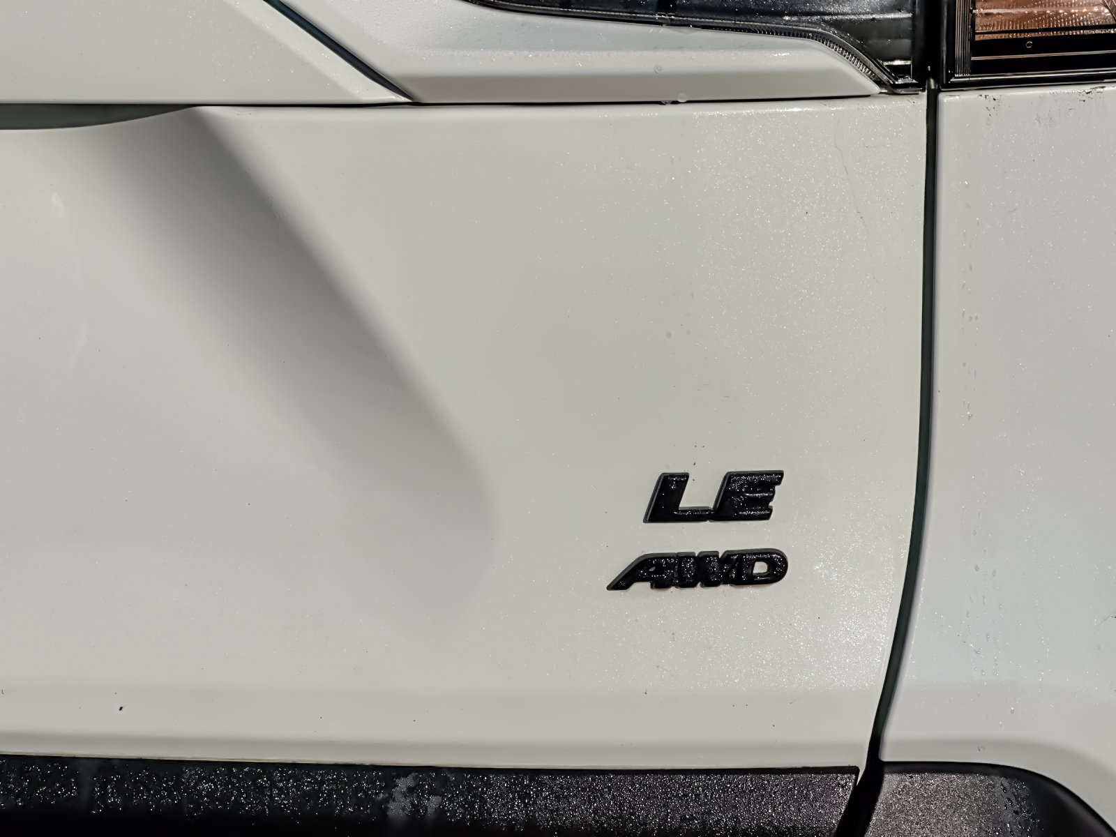 Used 2020 Toyota RAV4 LE w/ All Weather Liner Package AWD/4WD image 25