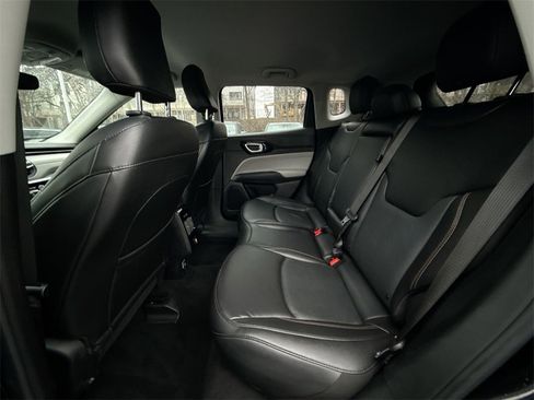 Used 2022 Jeep Compass Limited image 23