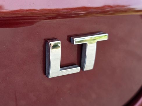 Certified 2025 Chevrolet Trax LT w/ LT Convenience Package FWD image 15