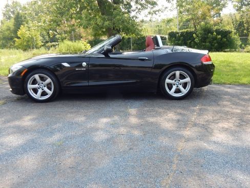 Used 2013 BMW Z4 sDrive28i RWD image 3