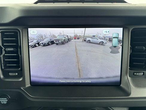 Used 2025 Ford Bronco Badlands image 11