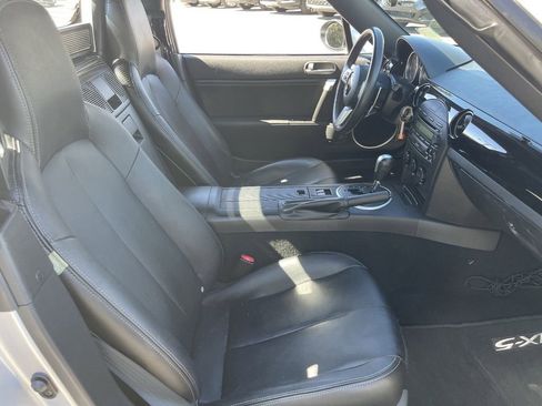 Used 2006 MAZDA MX-5 Miata Grand Touring w/ Premium Pkg image 12
