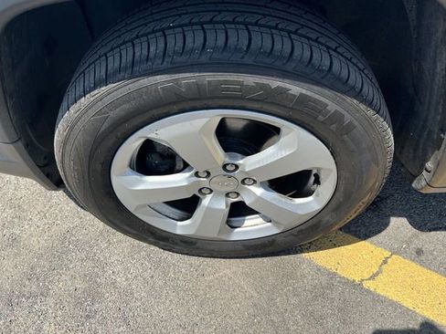 Used 2018 Jeep Compass Latitude w/ Popular Equipment Group AWD/4WD image 20