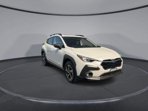 Used 2024 Subaru Crosstrek 2.0i Premium AWD/4WD image 2