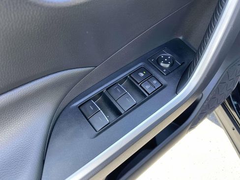 Used 2025 Toyota RAV4 XLE image 26