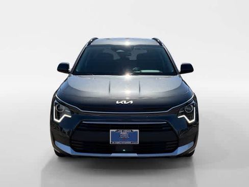 Used 2023 Kia Niro EX image 8