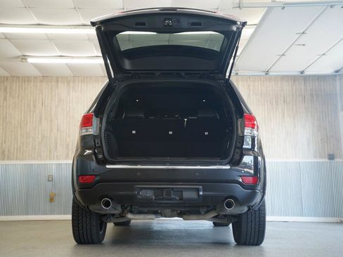 Used 2016 Jeep Grand Cherokee Overland w/ Trailer Tow Group IV RWD image 39