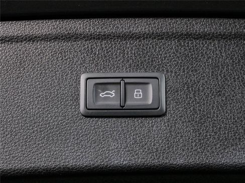 Used 2024 Audi Q5 2.0T Premium AWD/4WD image 27