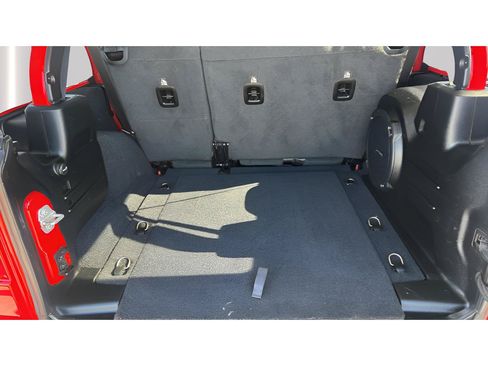 Used 2021 Jeep Wrangler Unlimited Sahara w/ Uconnect 4C Nav & Sound Group AWD/4WD image 16
