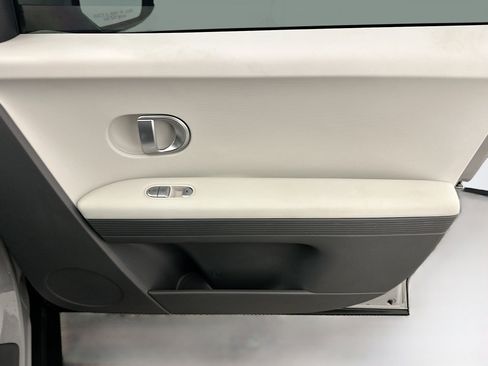 Used 2024 Hyundai Ioniq 5 SE image 33
