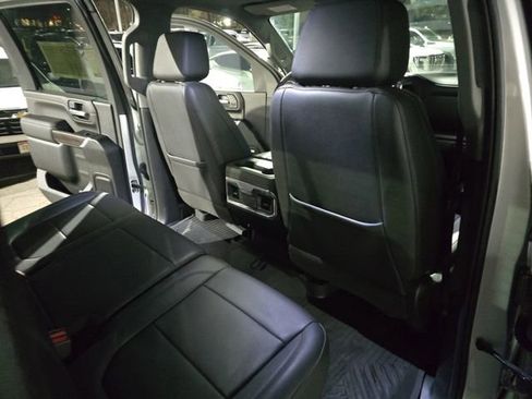 Used 2022 Chevrolet Silverado 2500 LTZ w/ LTZ Plus Package image 11