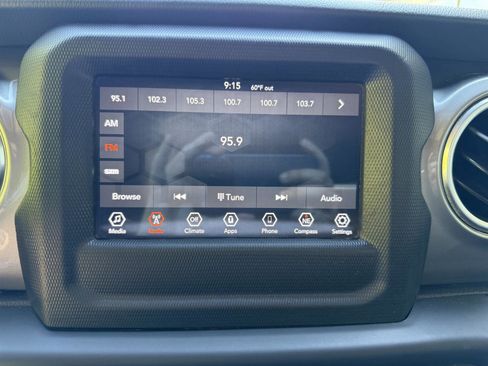 Used 2020 Jeep Wrangler Unlimited Sahara AWD/4WD image 43