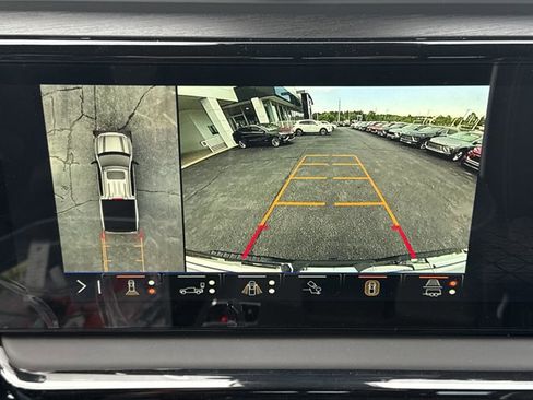 New 2026 GMC Sierra 1500 AT4X w/ LPO, Black Badging Package AWD/4WD image 9