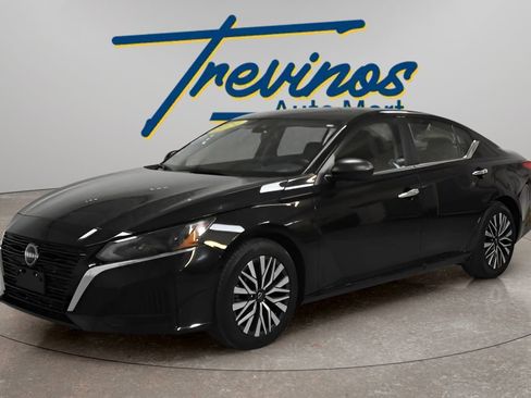 Used 2024 Nissan Altima 2.5 SV FWD image 8