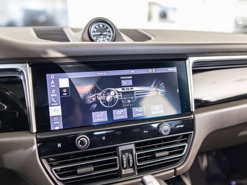 Used 2022 Porsche Macan S image 27