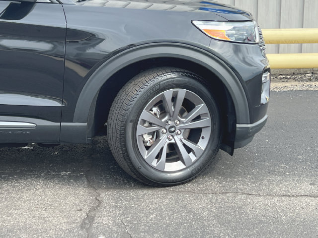 Used 2023 Ford Explorer XLT w/ Equipment Group 202A AWD/4WD image 22