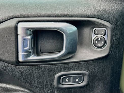 Certified 2022 Jeep Wrangler Unlimited Sport w/ Sun And Sound Package AWD/4WD image 19
