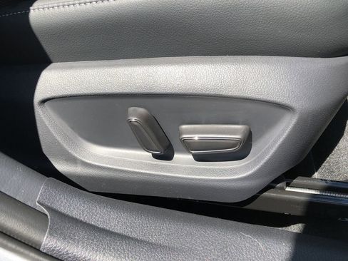 Used 2019 Toyota Camry XSE image 33