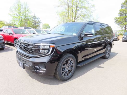 New 2026 Ford Expedition Max Platinum image 3