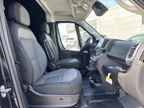 New 2026 RAM ProMaster 2500 w/ Quick Order Package 22G SLT image 32