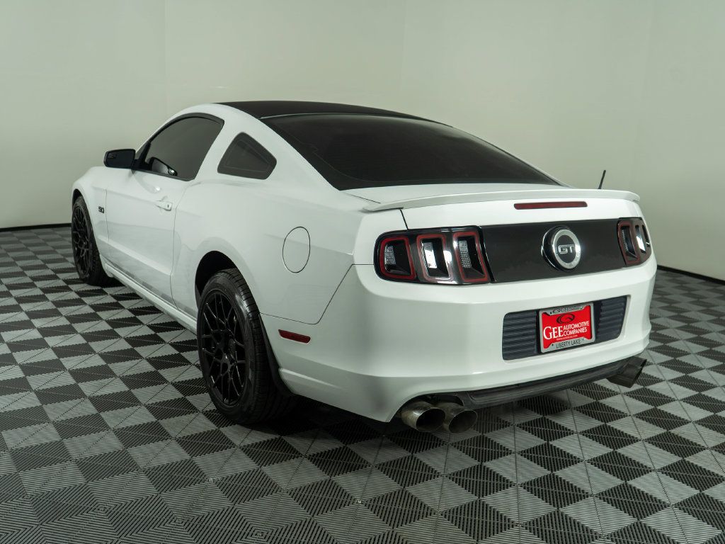 Used 2014 Ford Mustang GT RWD image 4