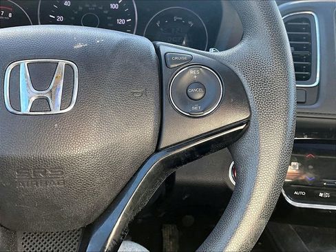 Used 2018 Honda HR-V EX image 17