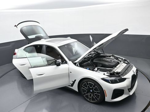 New 2026 BMW 440i xDrive w/ Premium Package AWD/4WD image 38