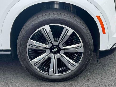 Used 2025 Cadillac Escalade IQ Luxury 1 image 11