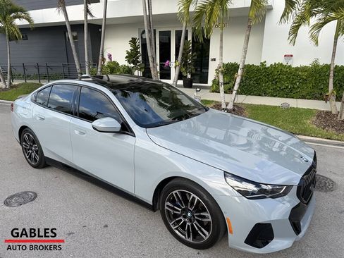 Used 2025 BMW 530i xDrive image 21